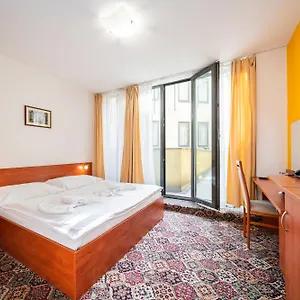 De Luxe Прага