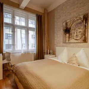 Design By Ruterra Apartamento